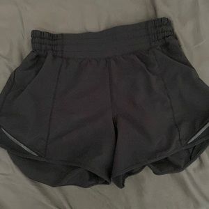 Size 6 lululemon Hotty Hot Shorts
